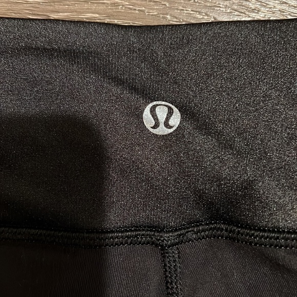 Black Lululemon Leggings size 6 - Picture 5 of 7